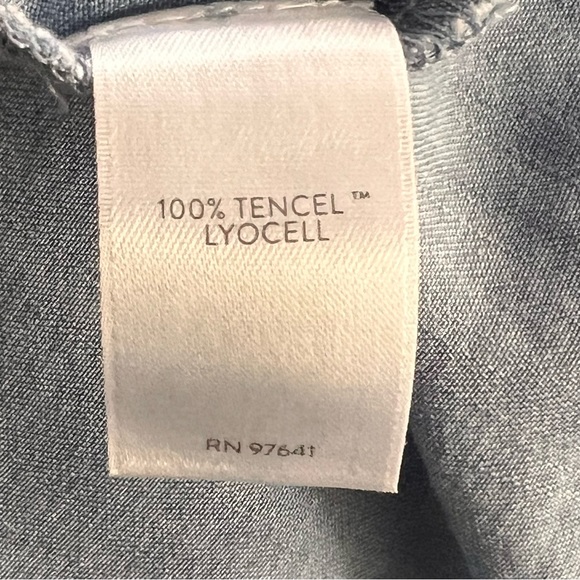 J. Jill Denim Top Sleeveless Popover Chambray 100% Tencel Size Medium NWT - Picture 9 of 12